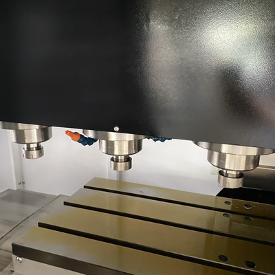 Μηχανή υψηλής ταχύτητας CNC χαρακτικής και αλεύρι για την επιφάνεια των χυτοειδών εξαρτημάτων