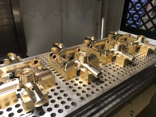 CNC συστημάτων ελέγχου της Mitsubishi γυαλίζοντας μηχανή για τα εξαρτήματα συναρμολογήσεων λουτρών